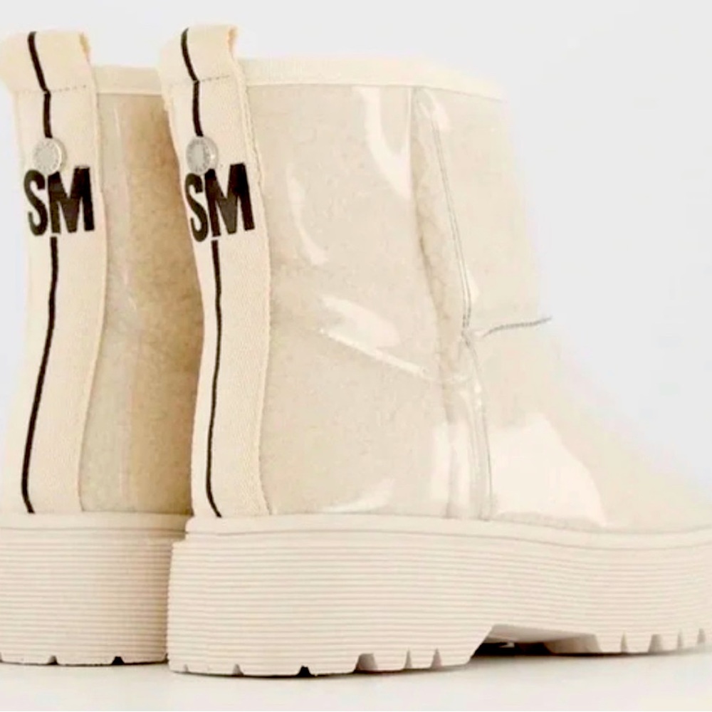 Steve Madden Off-White Darth Boucle Boots sz 40
